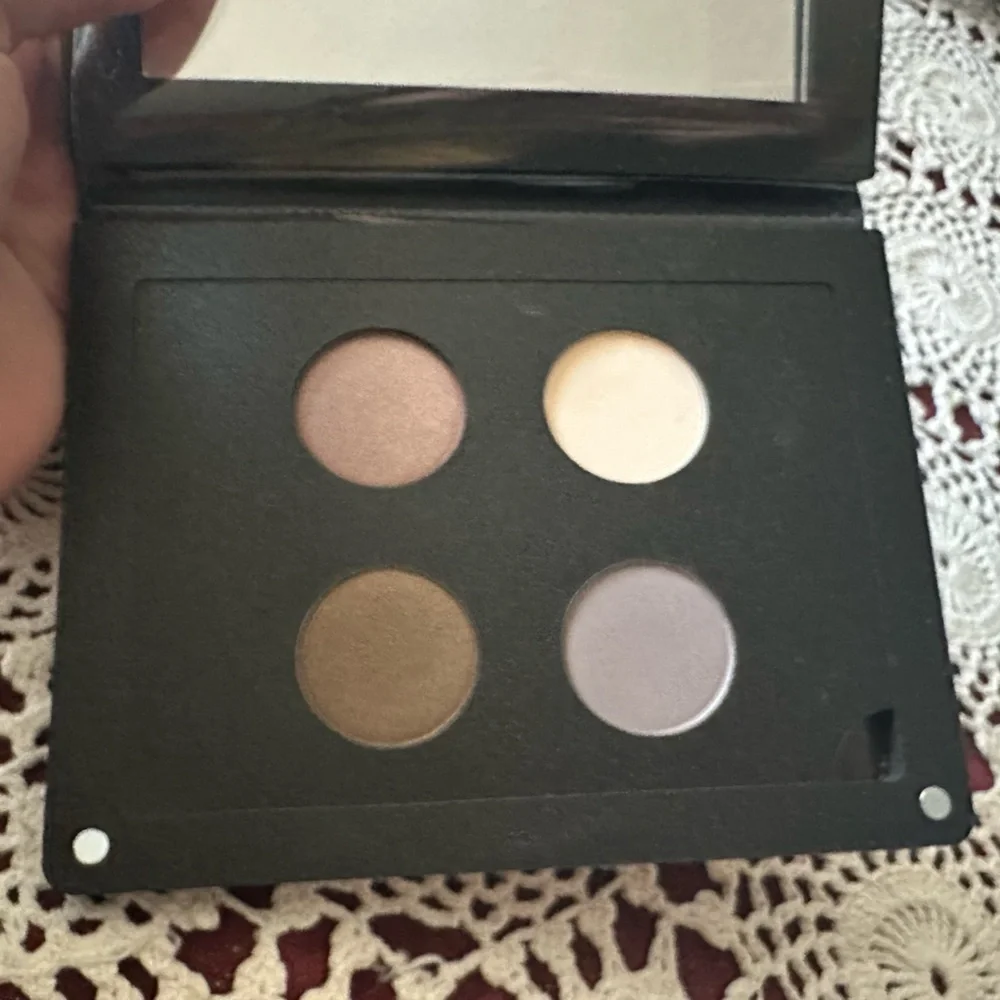 Ittse Build Your Own Palette Magnetic Palette with Insert